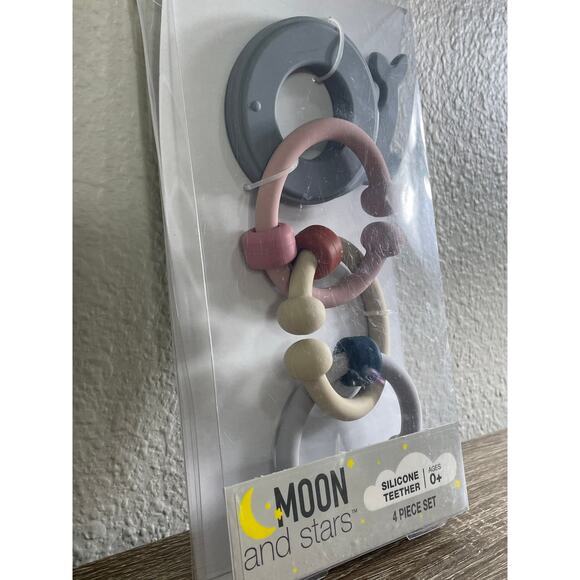 Moon and Stars Silicone Baby Teether Set - 4 Pieces - New in Package - Picture 5 of 8